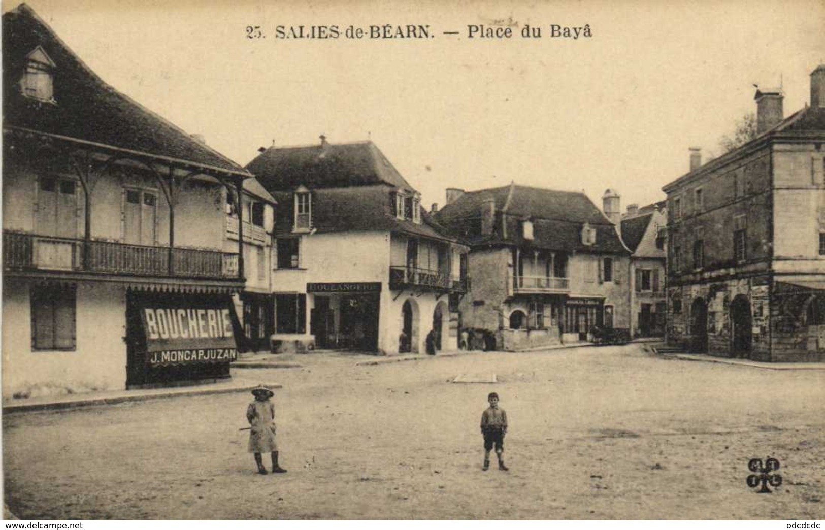 SALIES De BEARN  Place Du Baya Boucherie RV - Salies De Bearn