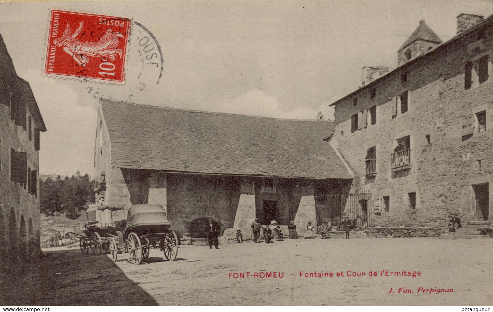 66 FONT ROMEU  FONTAINE ET COUR DE L'HERMITAGE - Autres & Non Classés