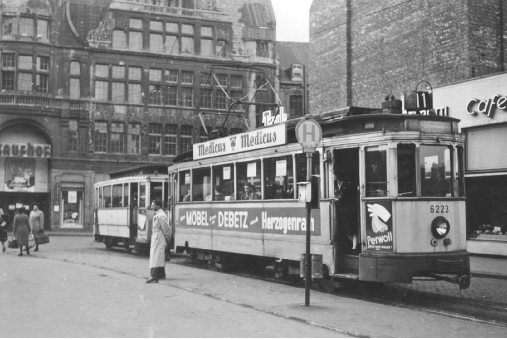 Aix La Chapelle (Allemagne) 11 Mai 1951 - Tramway D’Aix La Chapelle - Motrice N°6223 Sur La Grand Place - Aachen