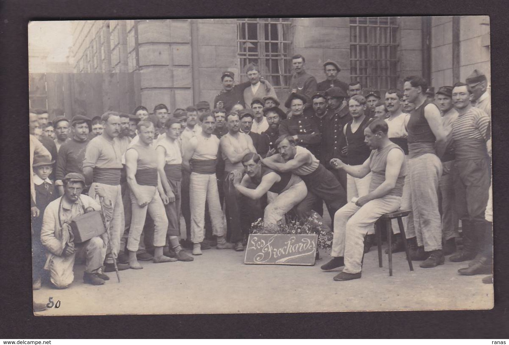 CPA Lutte Lutteur Force Poids Haltères Non Circulé Carte Photo RPPC à Identifier Les Frochards Cirque Circus Cirk - Ringen