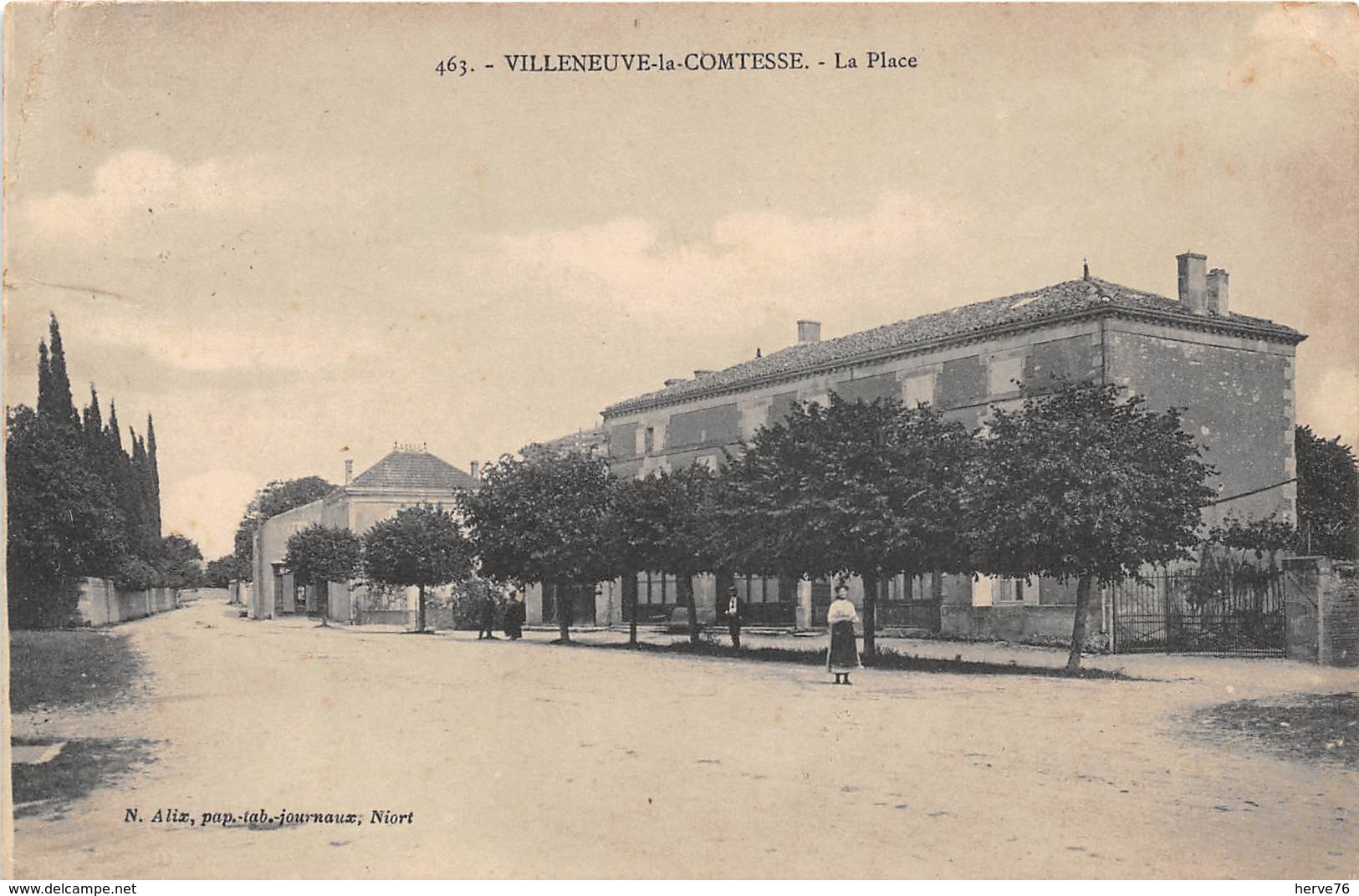 VILLENEUVE LA COMTESSE - La Place - Other & Unclassified