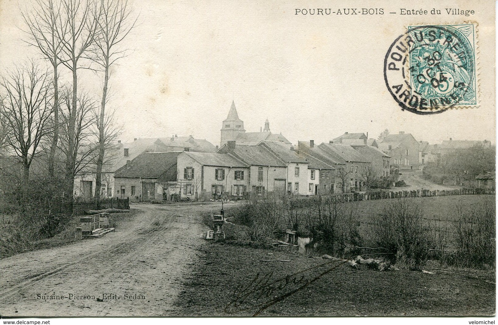 POURU AUX BOIS.  Entrée Du Village - Autres & Non Classés