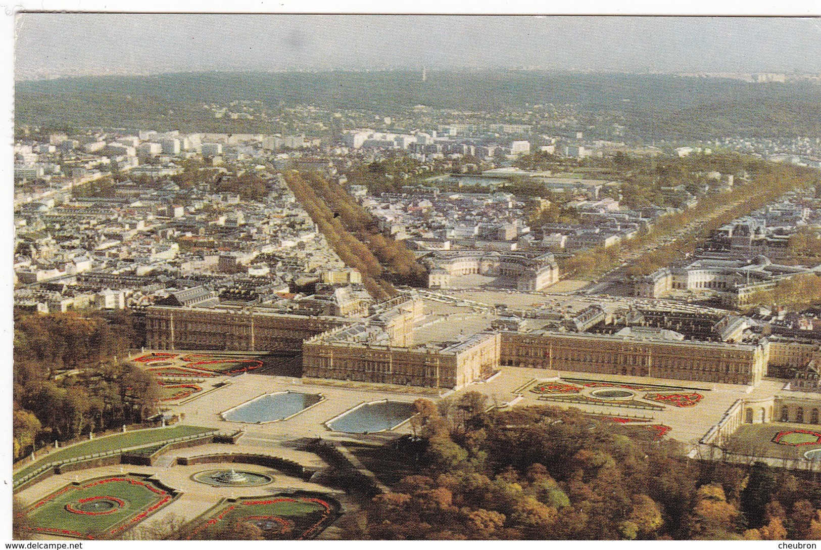 78. VERSAILLES. VUE AERIENNE. LE PARC LE CHÂTEAU ET LA VILLE .. ANNEE 1974 + TEXTE - Versailles