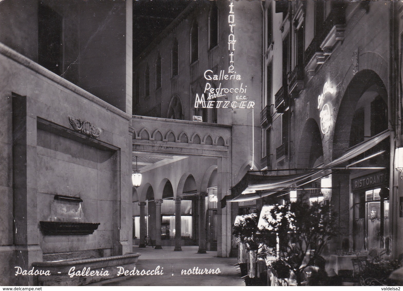 PADOVA - GALLERIA PEDROCCHI - RISTORANTE IN NOTTURNO - INSEGNA PUBBLICITARIA BIRRA METZGER - Padova