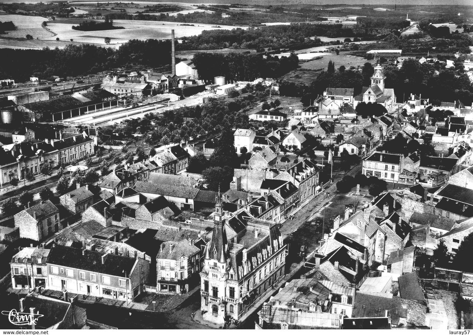 CPSM Fismes Vue Aérienne Hotel De Ville - Le Centre - Fismes