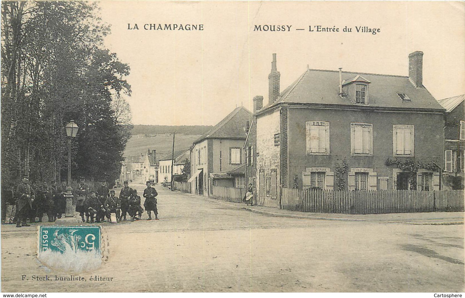 CPA 51 Marne Moussy L'Entrée Du Village - Militaria - Soldats - Other & Unclassified