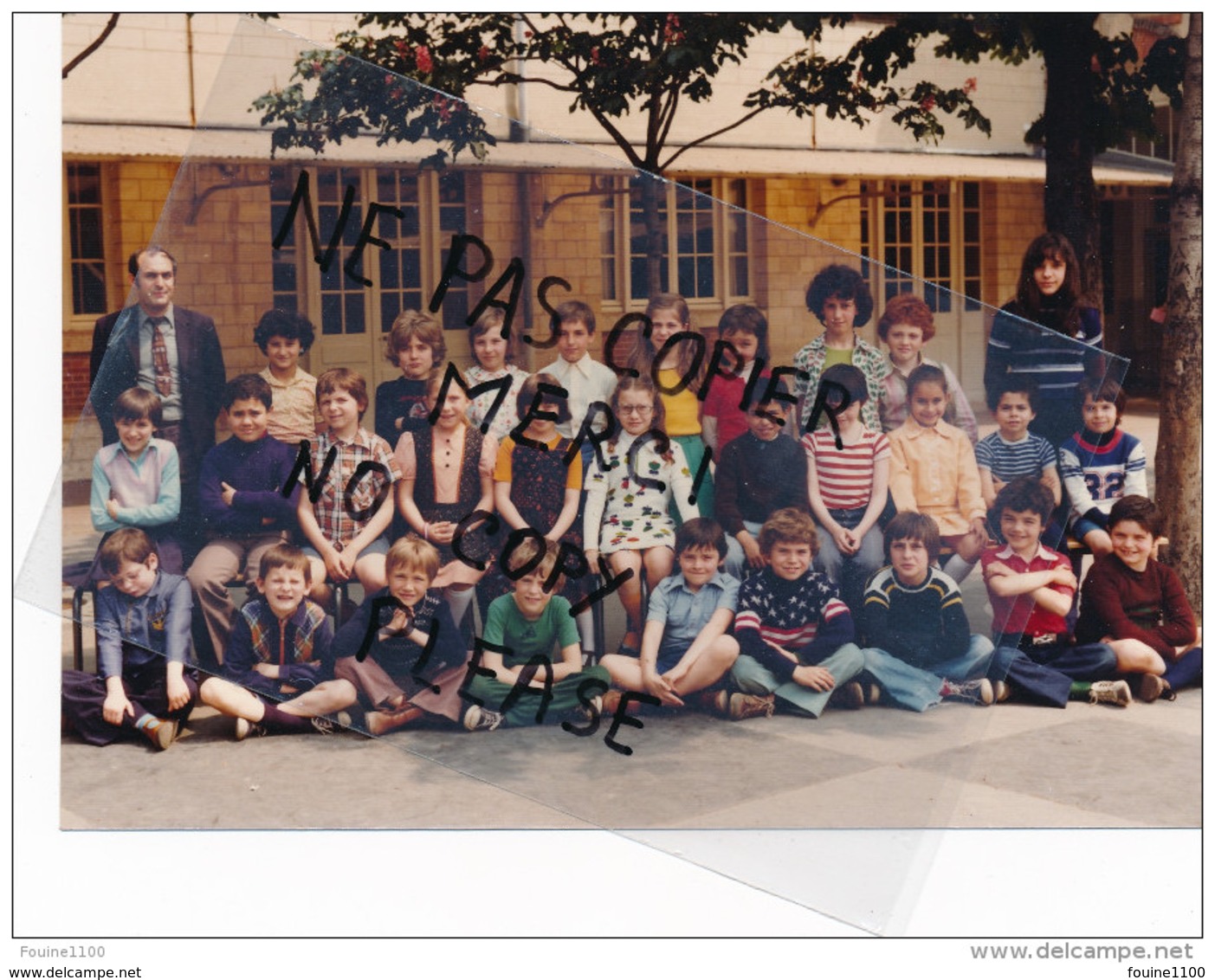 Photo Souple Au Format De 18 X 12,5 Cm MONTLIGNON Photo De Classe D' école Année 1977 ( Recto Verso ) - Lugares