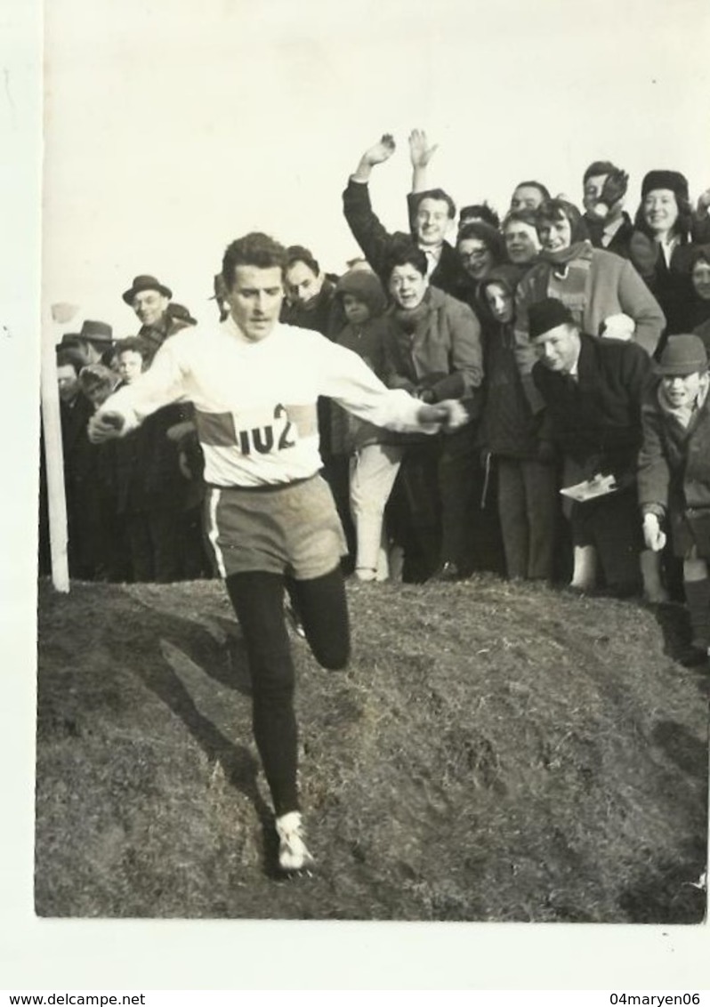 ** 1 X Persfoto    **.- GASTON  ROELANDTS -1964--"" Les Championnats De Cross Country  à WAEREGEM. "" - Athlétisme
