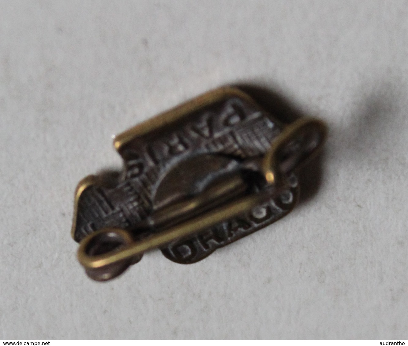 Rare Ancienne Broche émaillée Tennis Monte Carlo Country Club MC CC Drago Paris - Abbigliamento, Souvenirs & Varie