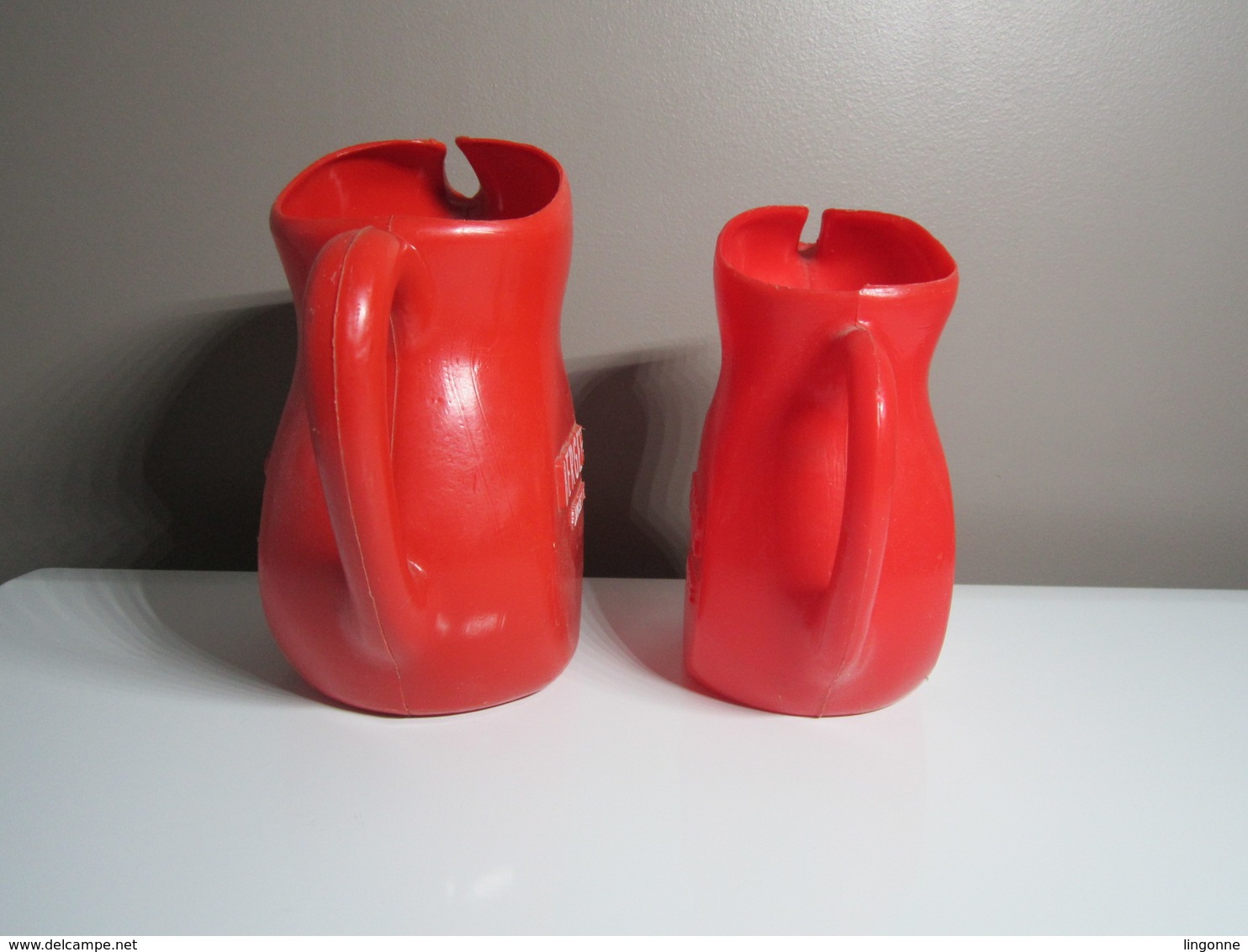 Petite Et Grande Carafe, Pichet En Plastique Rouge BERGER ANISETTE - Jugs