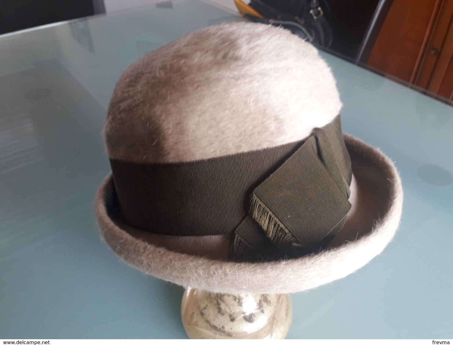 Chapeau Femme Fourrure Avec Ruban Kaki Année 1940 Tour De Tete 54 Cm - 1940-1970