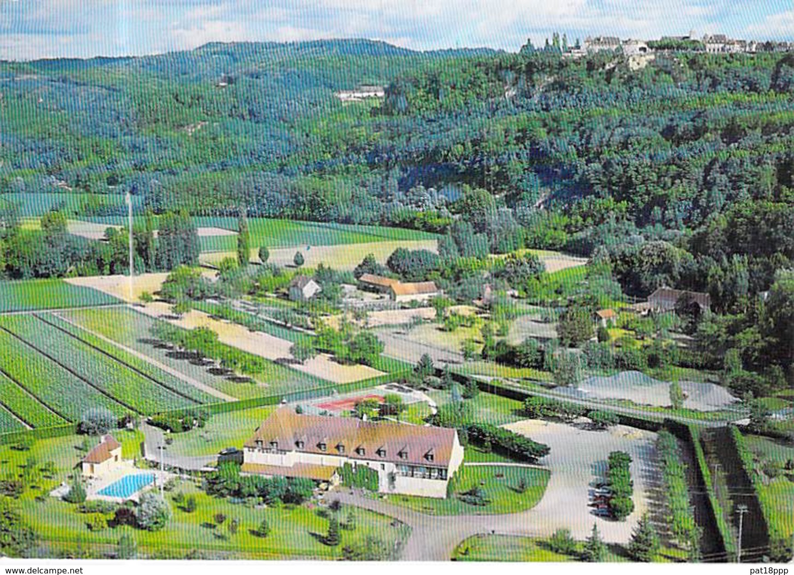 24 - LA ROQUE GAGEAC : Hotel Restaurant LE PERIGORD - CPM Village ( 450 Habitants)  Grand Format Posté 1993 - Dordogne - Autres & Non Classés