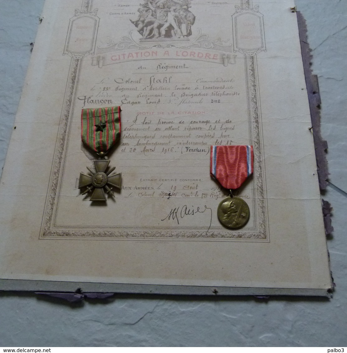 Citation a l'ordre du regiment 82 regiment artillerie lourde a tracteurs avec croix de guerre et medaille de verdun