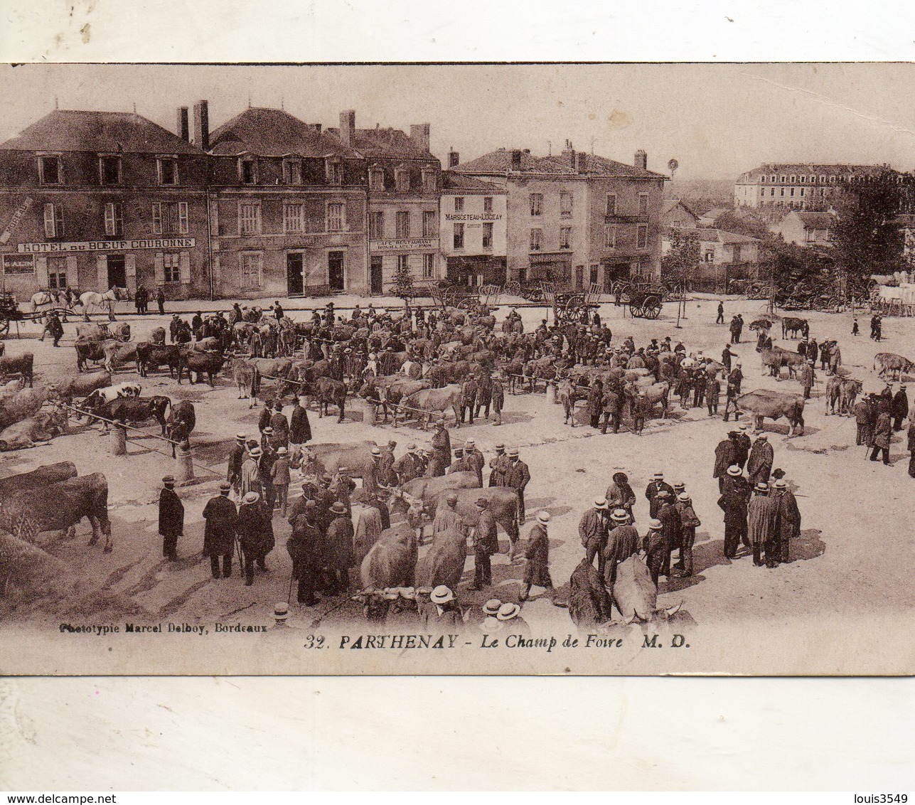 Parthenay -    Le  Champ  De  Foire. - Parthenay