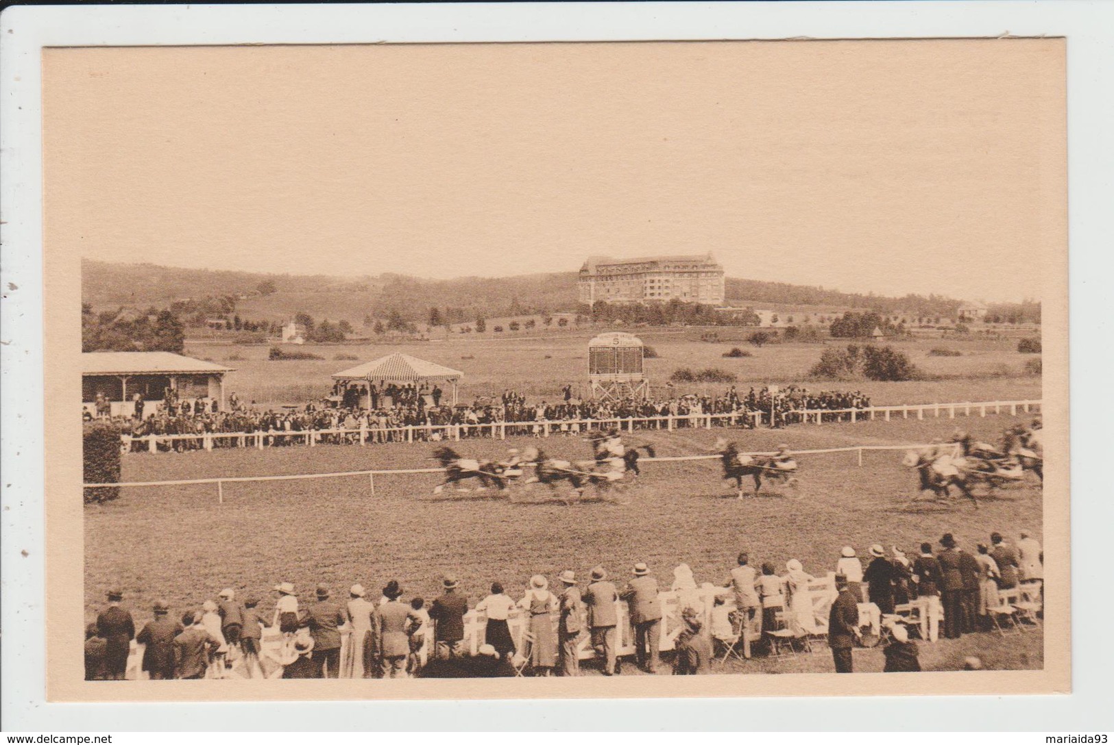 VITTEL - VOSGES - LE CHAMP DE COURSES - Vittel