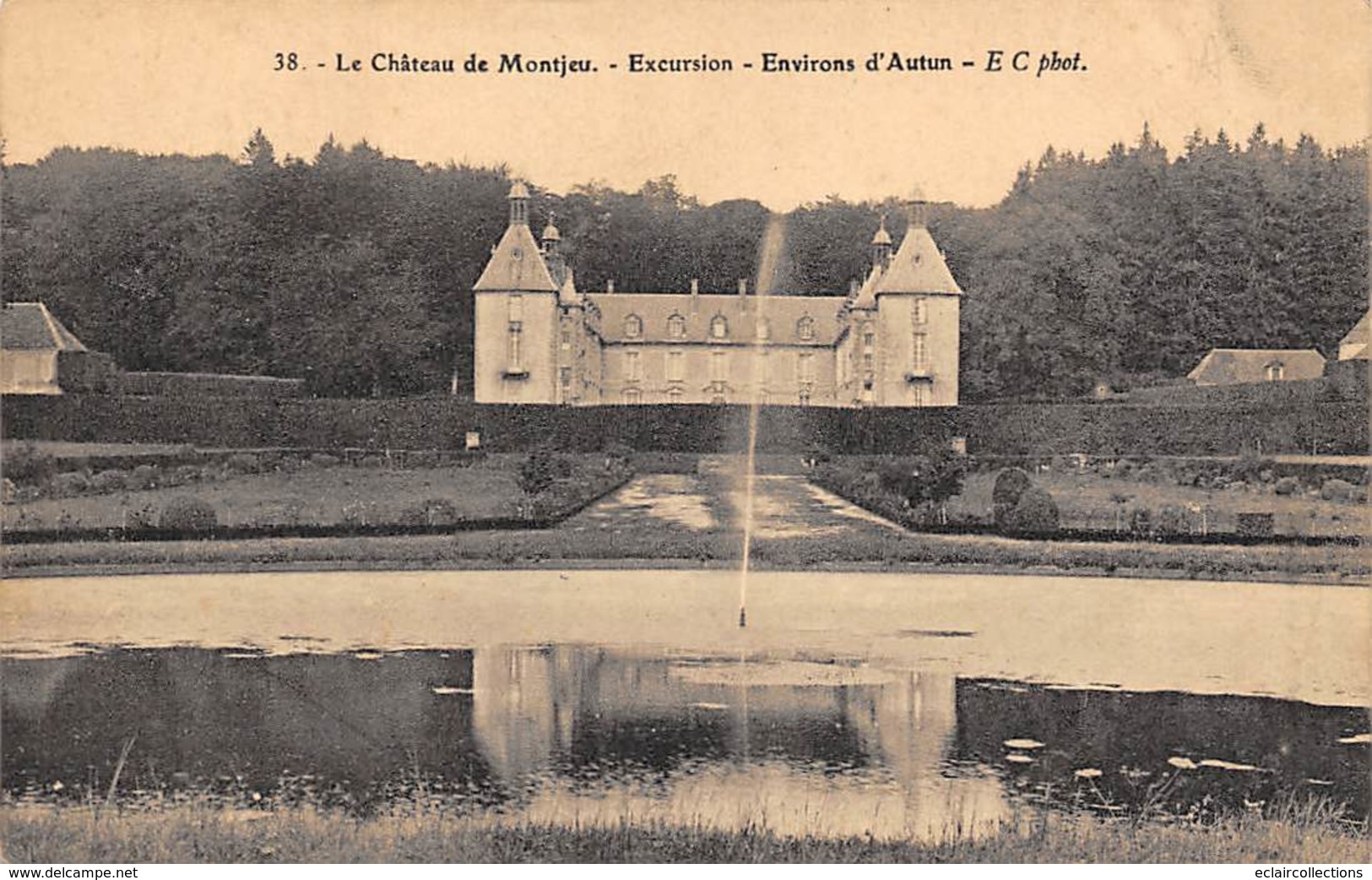 Montjeu       71        Le Château. Environs D'Autun       (voir Scan) - Autres & Non Classés