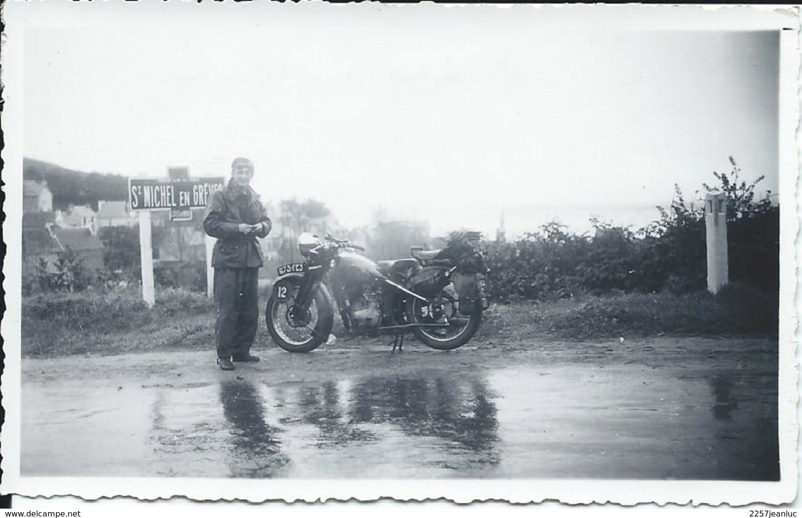 Photo  De Saint Michel En Grève Dp 22 - Personnage En Moto  En 1938 - Saint-Michel-en-Grève