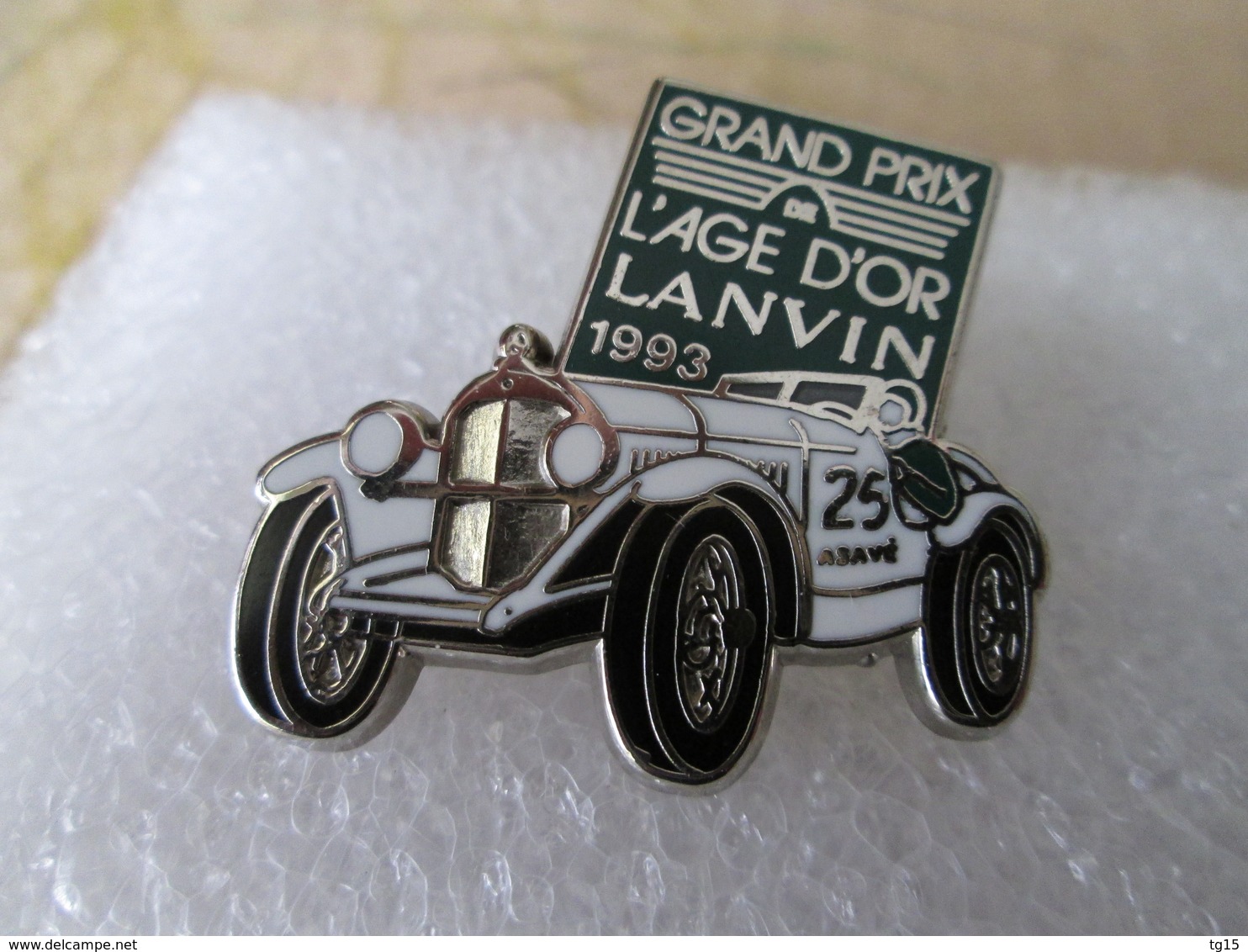 PIN'S   GRAND PRIX DE L AGE D OR  LANVIN  1993   Zamak - Autres & Non Classés