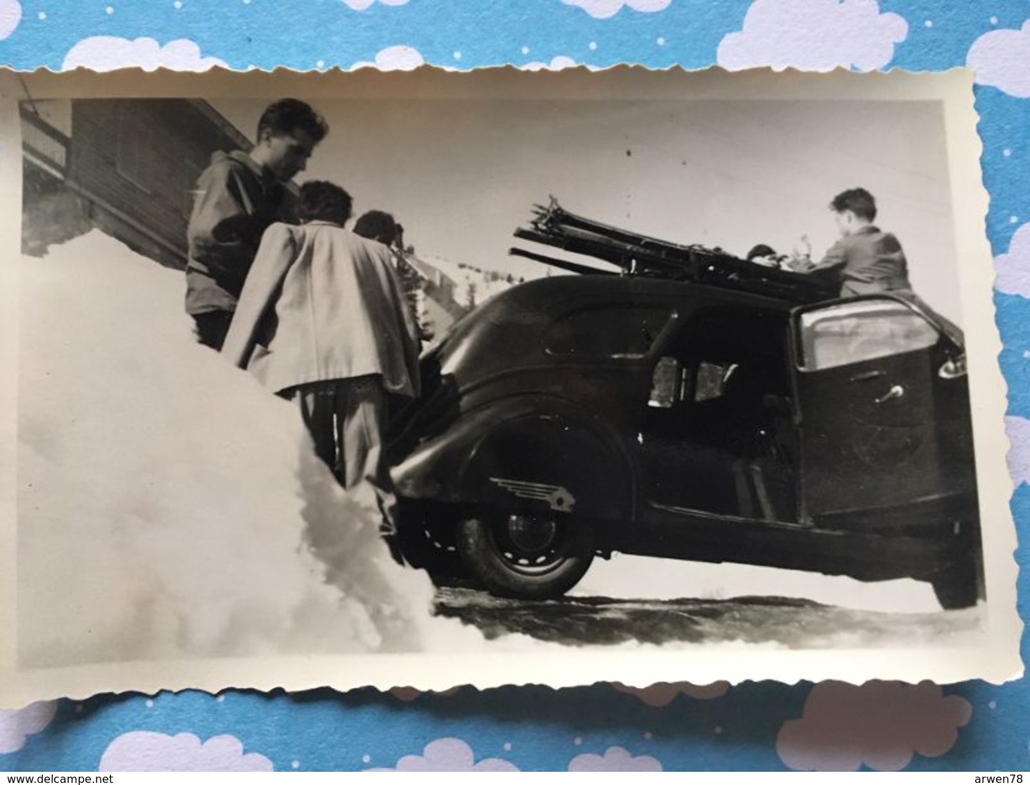 Photo D'une Belle Voiture A Decouvrir Aux Sports D'hiver Ski - Andere & Zonder Classificatie