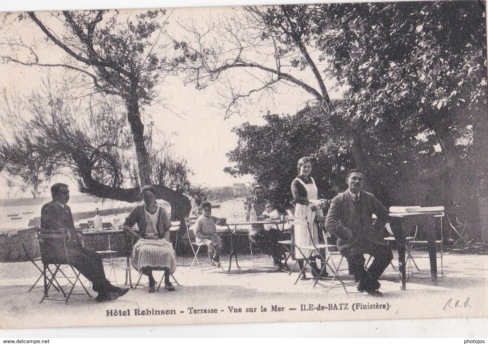 CPA : Ile De Batz  (29) Hotel Robinson Terrasse  Vue Sur La Mer  Rare   Coll NL Morlaix - Ile-de-Batz