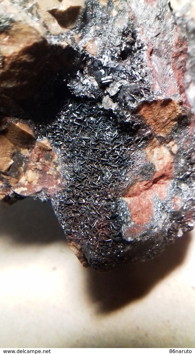 Hématite Et Quartz De Rimbach - Minéraux