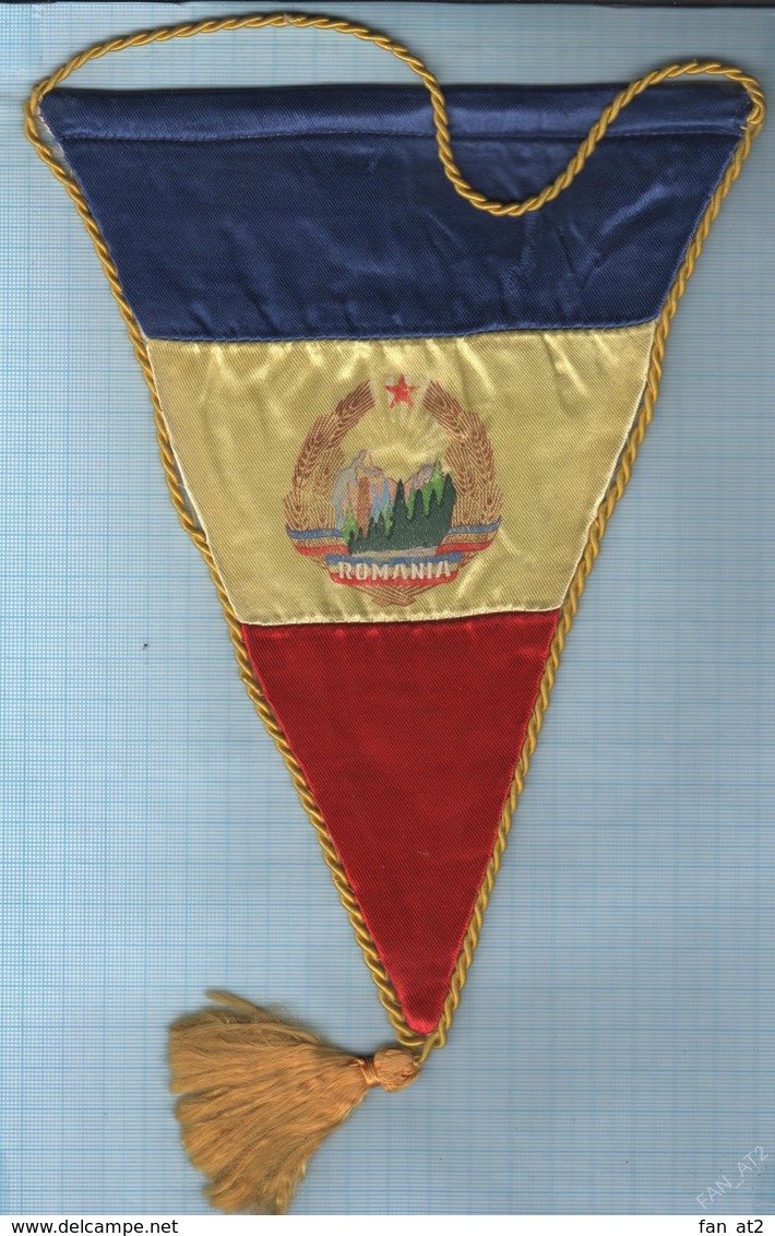 ROMANIA / Pennant / Mountaineering Tourism Federation. Coat Of Arms. Flag. - Other & Unclassified