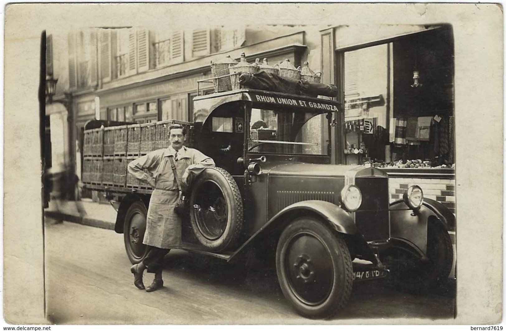 75 Paris   Carte Photo  A Localiser Ou Identifier Camion De Livraison  Rhum Union Et Grandza Dans Paris - Non Classés