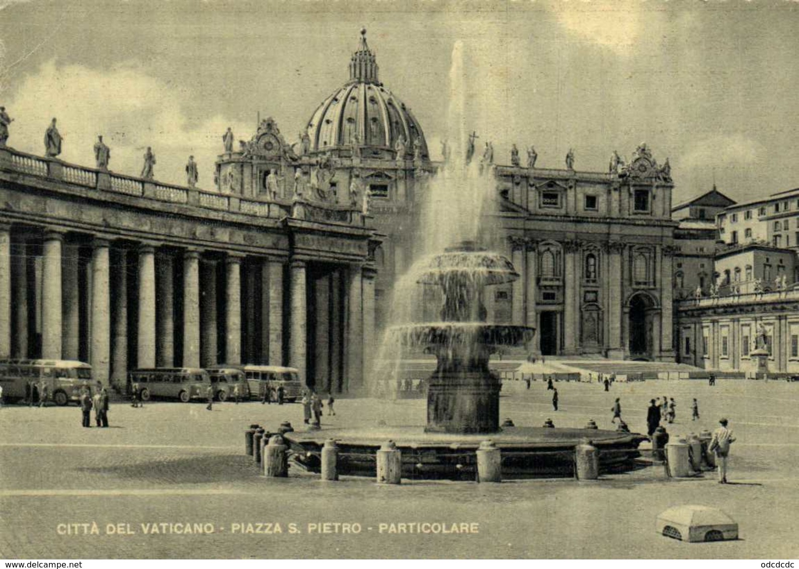 CITA DEL VATICANO  PIAZZA  S PIETRO  PARTICOLARE  Autobus 's  RV Beaux Timbres Poste Vaticanr 15 X2 - Vaticano (Ciudad Del)