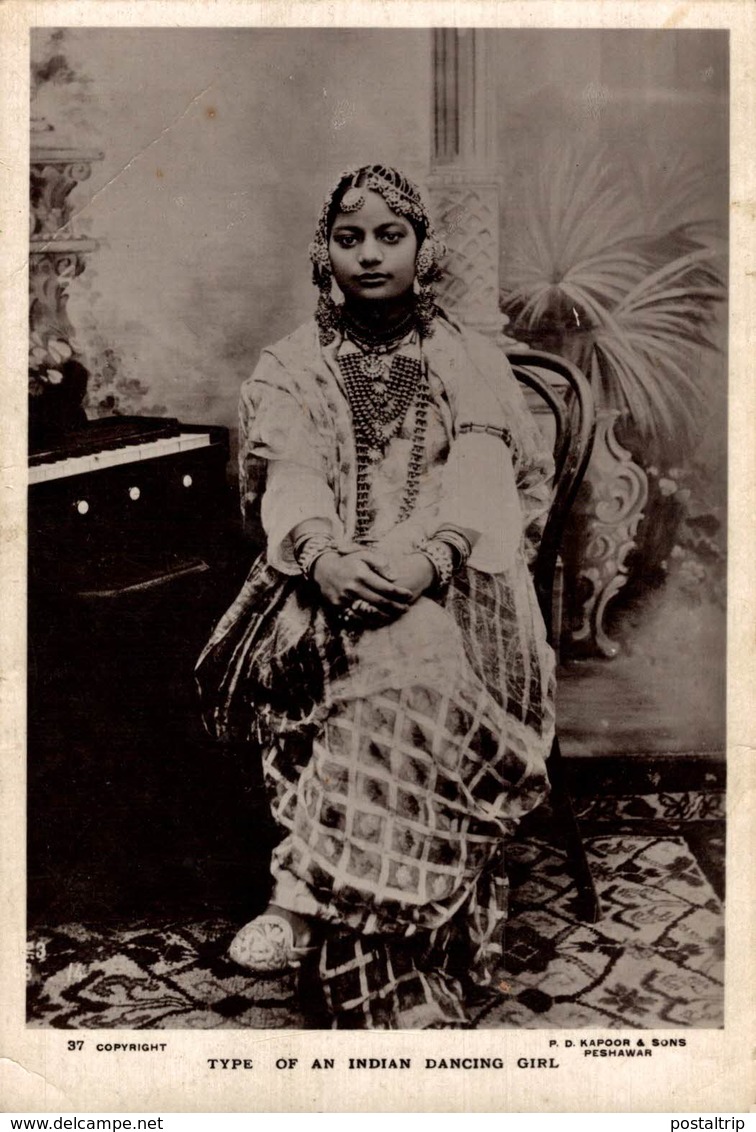 INDIA // INDE. TYPE OF INDIAN DANCING GIRL - India