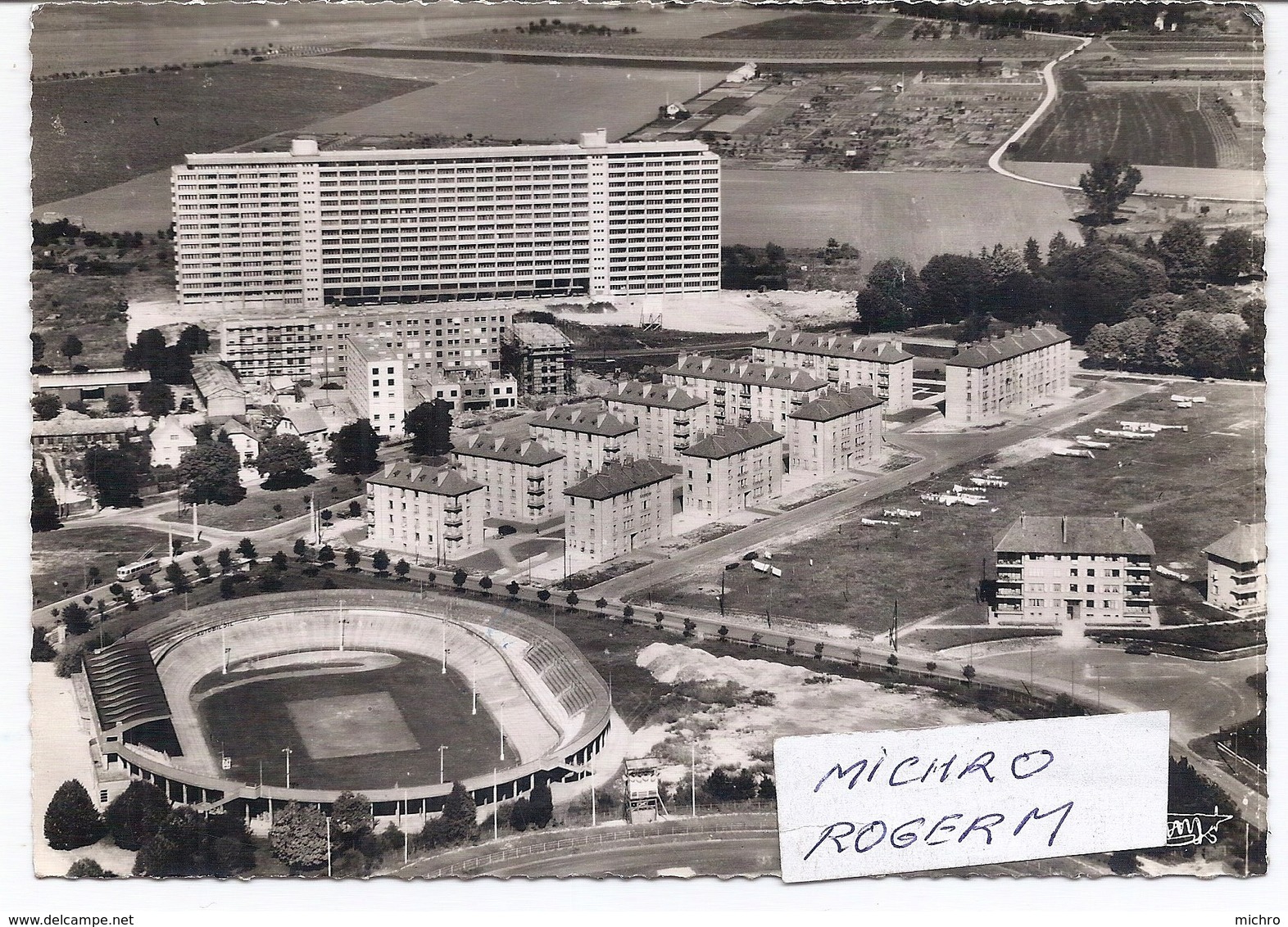 DIJON - Le STADE Et La Cité HLM BILLARDON -  731119 - Dijon