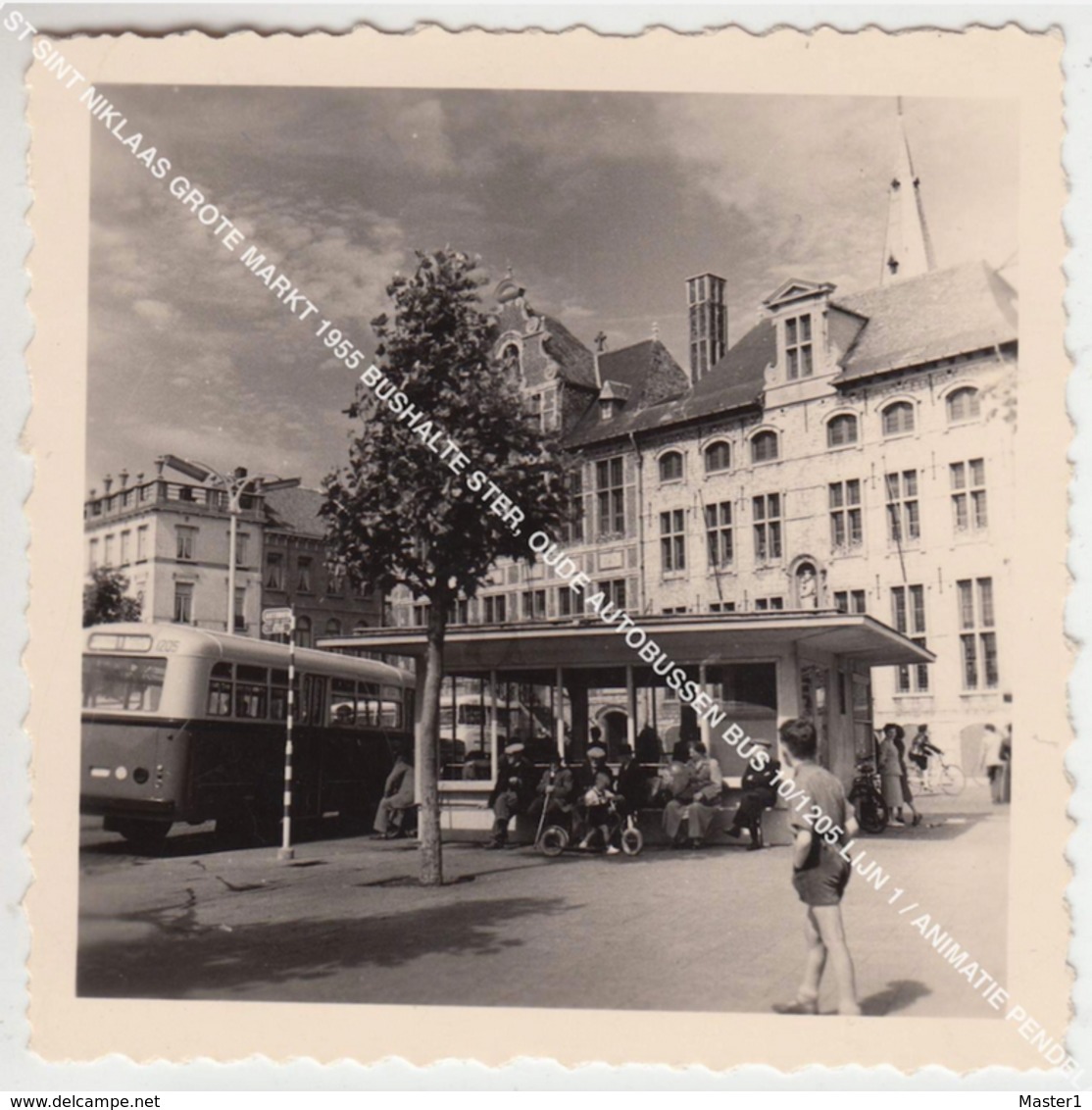 FOTO ST SINT NIKLAAS GROTE MARKT 1955 BUSHALTE STER, OUDE AUTOBUSSEN BUS 10/1205 LIJN 1 / ANIMATIE PENDELAARS - Sint-Niklaas