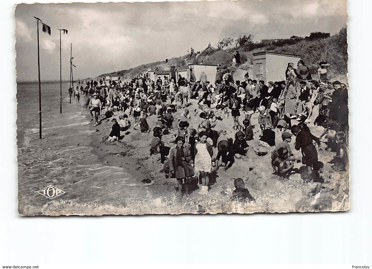 Petit Fort Philippe. La Plage.  Enfants.    Voir Scan.  Etat Moyen   Edit Top - Autres & Non Classés