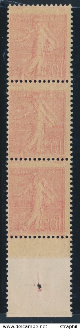 ** VARIETES  - ** - N°129c - Bde De 3 Vertic. + BDF Avec Croix De Repère - Impression Recto Verso - TB - Neufs