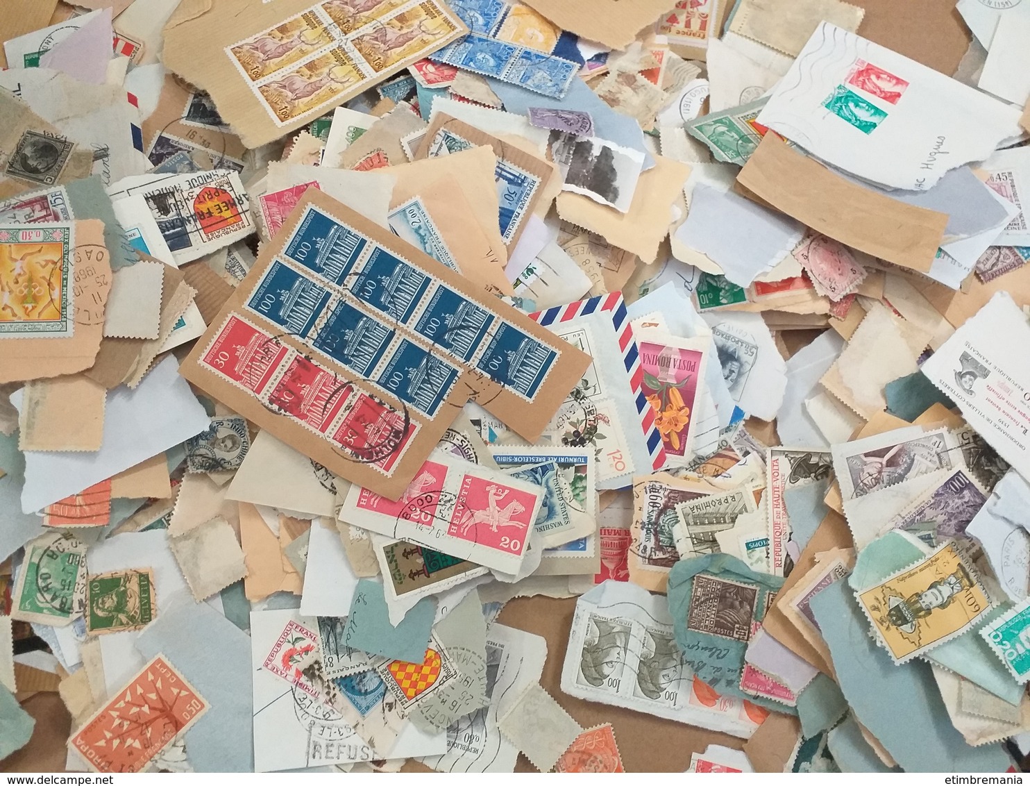 LOT N° 1169  VRAC de plus de 10000 timbres sur fragments . majorités de  france