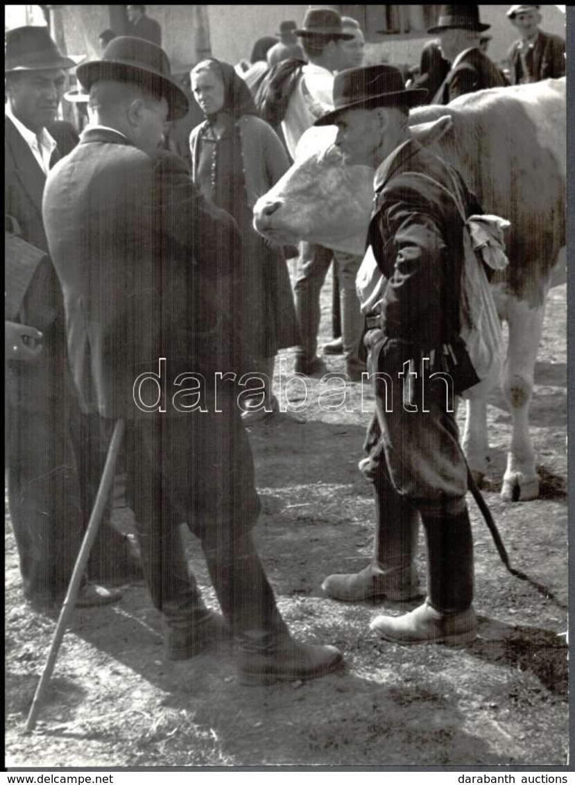 Klell Kálmán (1897-1980): Vásári Jelenet, Hátoldalon Feliratozott, Pecséttel Jelzett Fotó, Sarkai Kissé Kopottak, 39×29  - Sonstige & Ohne Zuordnung