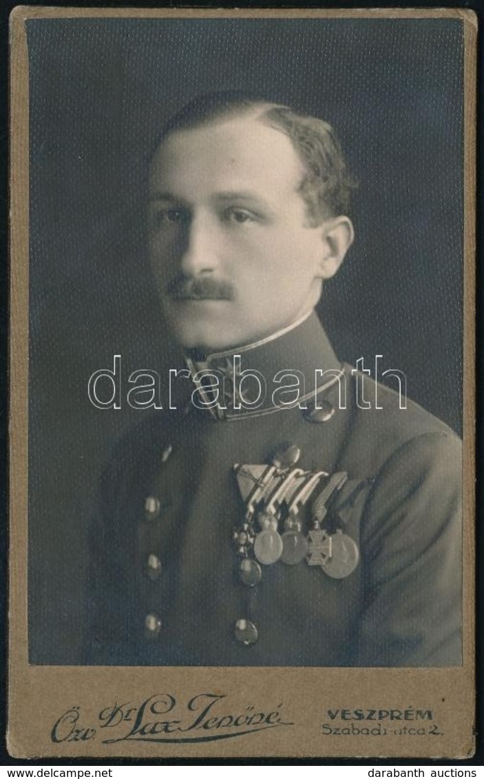 1915 Papp Géza Főhadnagy Kitüntetésiével, Keményhátú Fotó, Lux Jenőné Veszprémi Műterméből, 10×6,5 Cm - Other & Unclassified