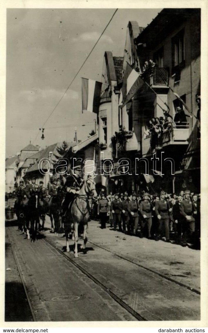 ** T2 1940 Nagyvárad, Oradea; Bevonulás, Horthy Miklós, Magyar Zászlók / Entry Of The Hungarian Troops, Hungarian Flags, - Ohne Zuordnung