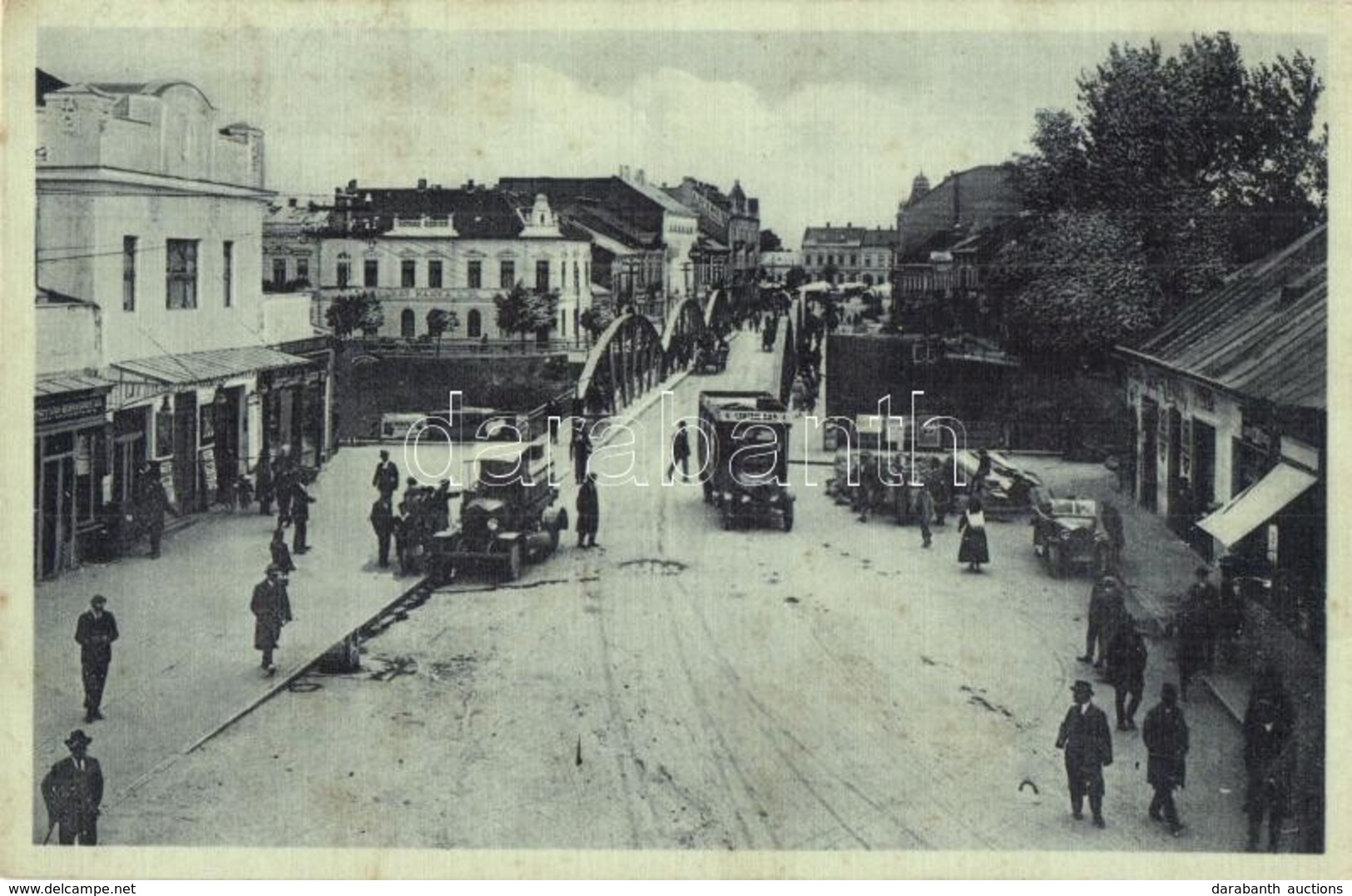 * T2/T3 Ungvár, Uzhorod; Utcakép, Híd, Automobilok, Autóbusz, üzletek / Street View, Bridge, Automobiles, Autobus, Shops - Ohne Zuordnung