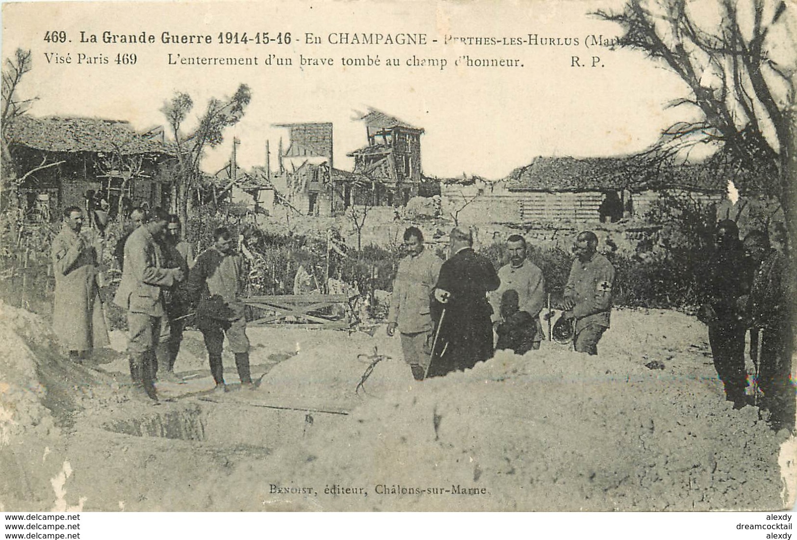 WW 3 CPA GUERRE 1914-18. Enterrement D'un Brave à Perthes-les-Hurlus, Ruines à Albert Et Après La Bataille à Haraucourt - Guerra 1914-18