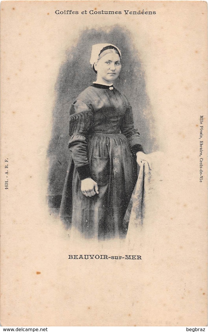 BEAUVOIR  SUR MER     FEMME EN COIFFE - Beauvoir Sur Mer