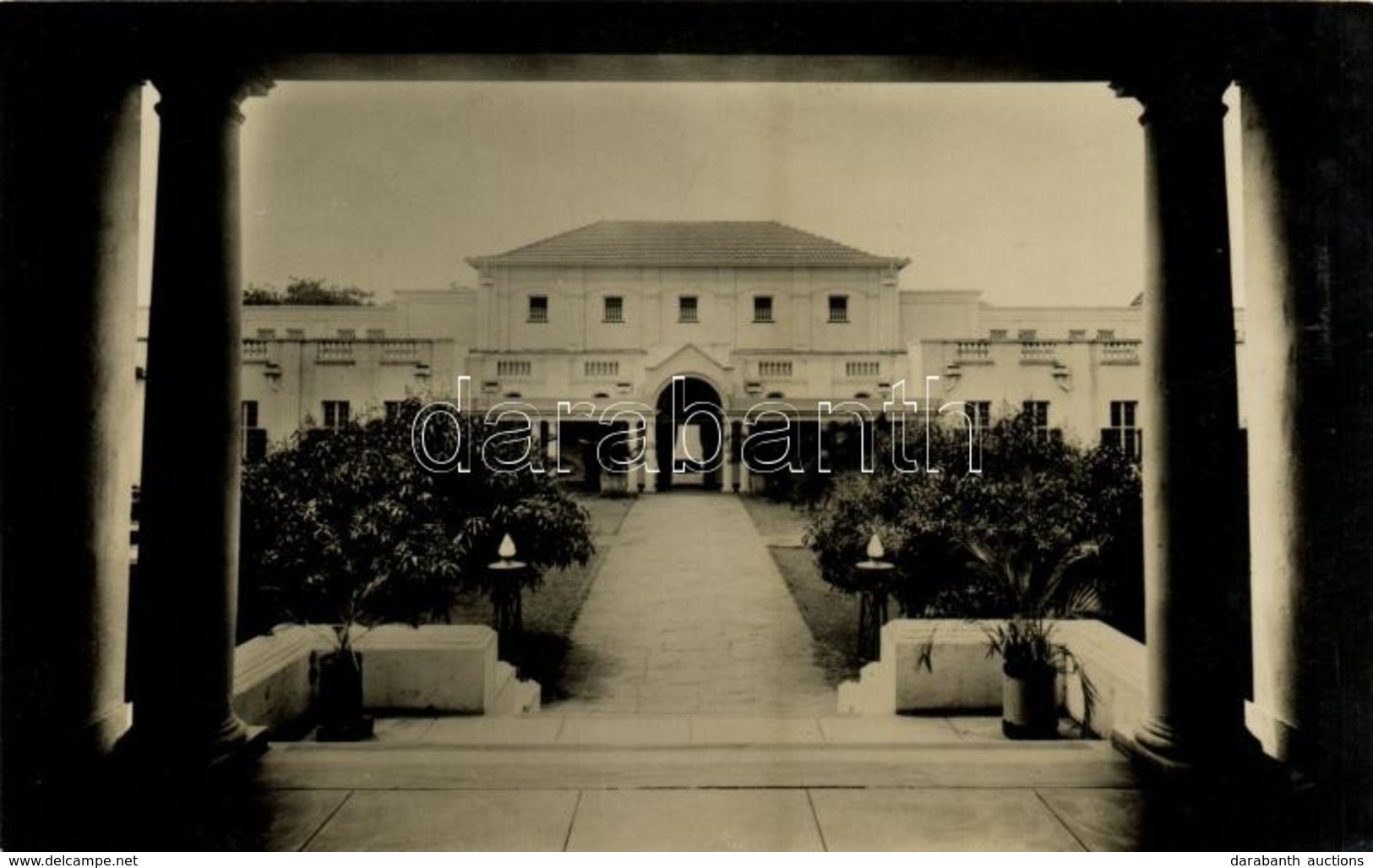 ** T1 Victoria Falls Hotel, View Of The Courtyard - Other & Unclassified