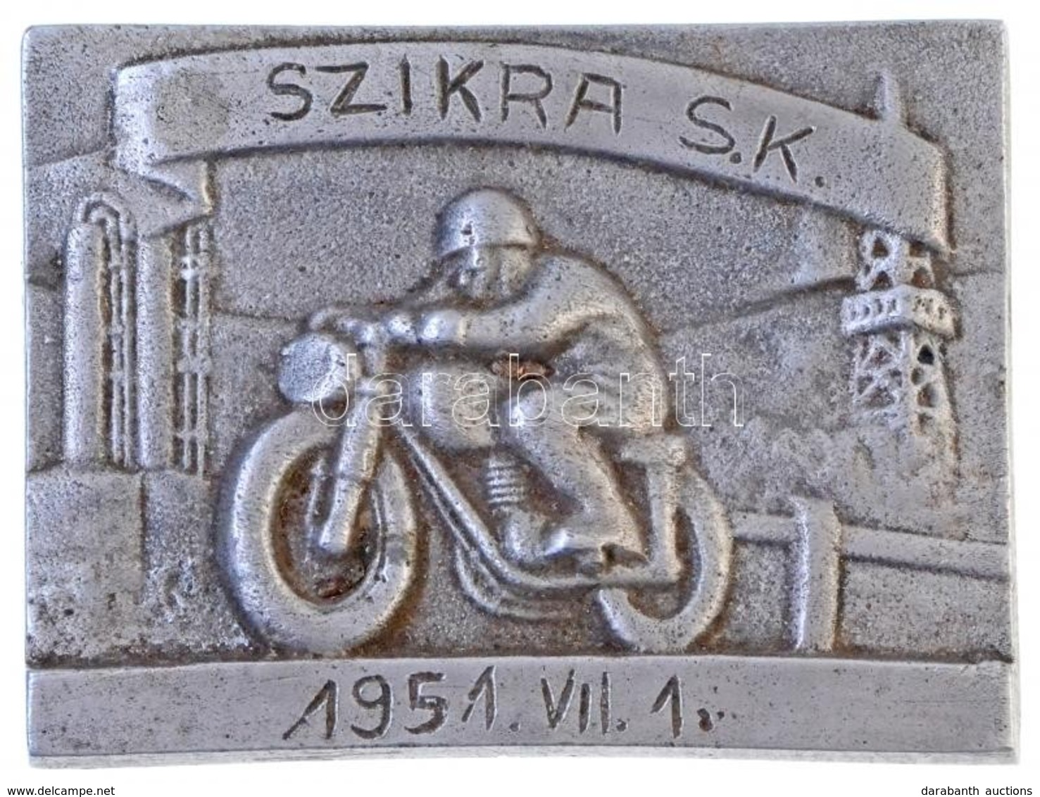 1951. 'Szikra S.K. 1951. VII. 1.' öntött, Motorsport Tematikájú Fém Plakett (85x114mm) T:2 - Unclassified