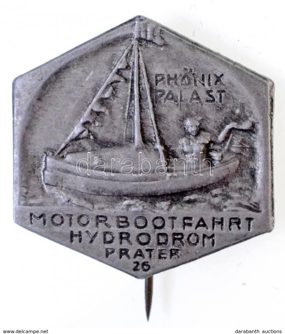 Ausztria ~1920. 'Phönixpalast - Motorbootfahrt Hydrodrom' Fém Jelvény, Hátoldalán Bécsi Gyártói Jelzéssel (26x26mm) T:2
 - Unclassified