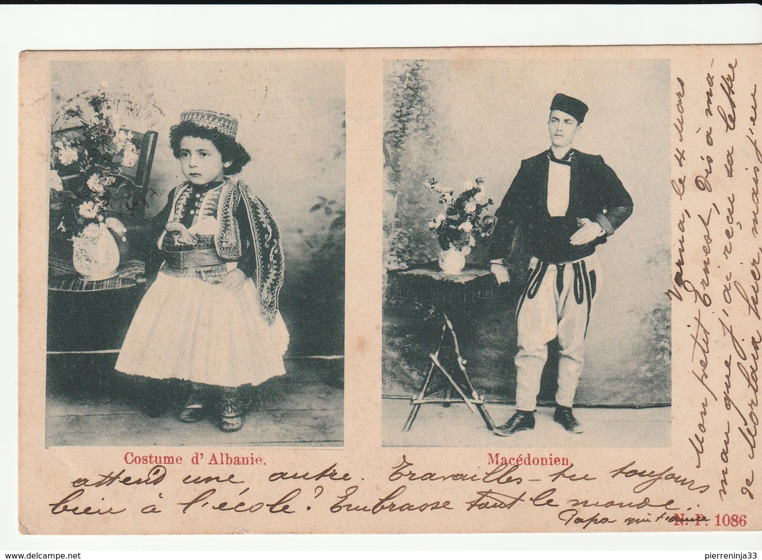 Carte Double Vue Costumes Traditionnels : Albanie/ Enfant Et Macédonien , Avec Timbre Bulgarie - Personnages