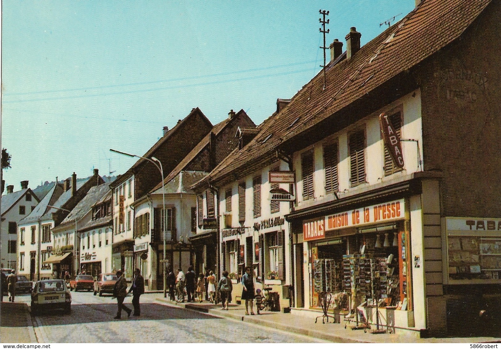 CARTE POSTALE ORIGINALE DE 10CM/15CM : SCHIRMECK CENTRE LA MAISON DE LA PRESSE TABACS ANIMEE BAS RHIN (67) - Schirmeck