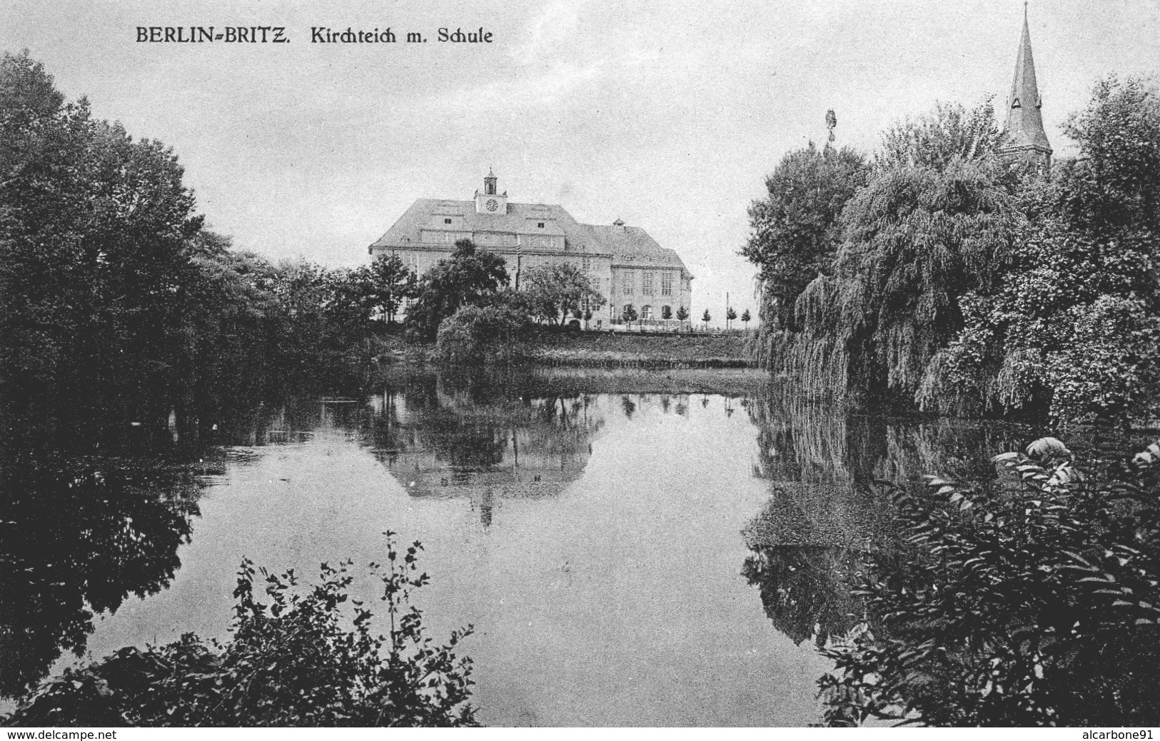 BERLIN - Britz - Kirchteich Mit Schule - Neukölln