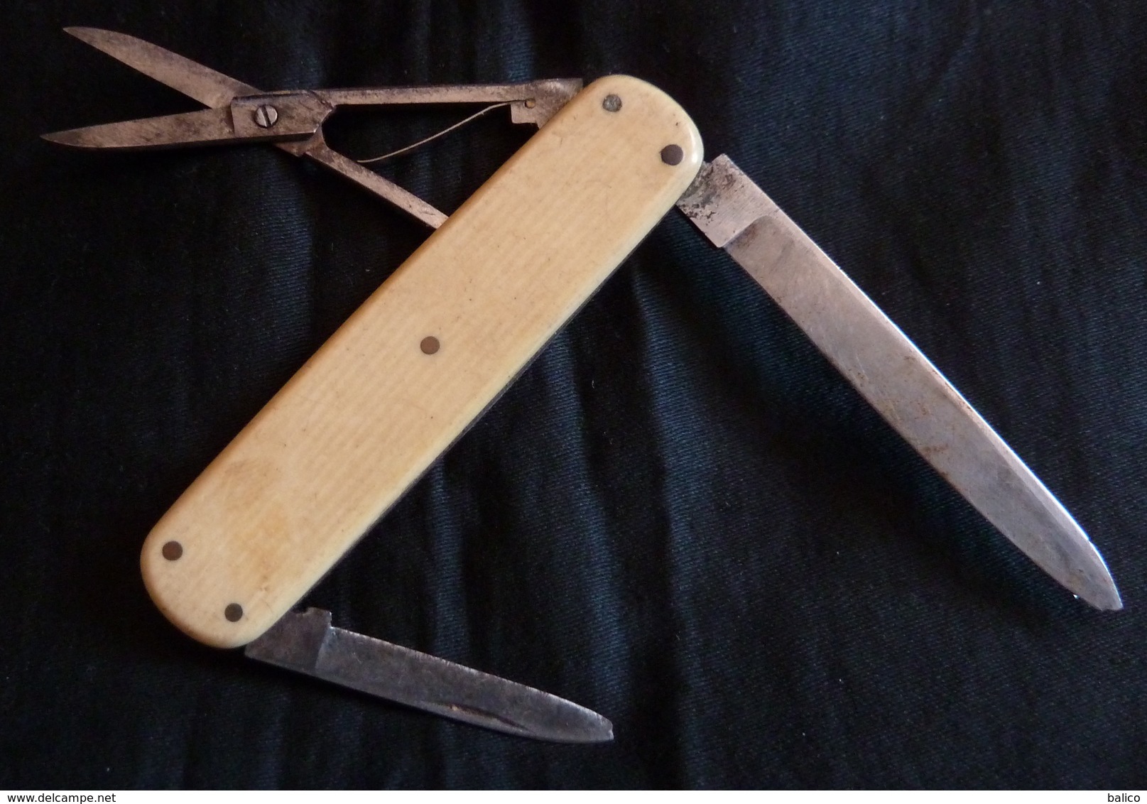 Couteau Ancien, Avec Une Grande Lame - Petite Lame Et Un Ciseau - Messer