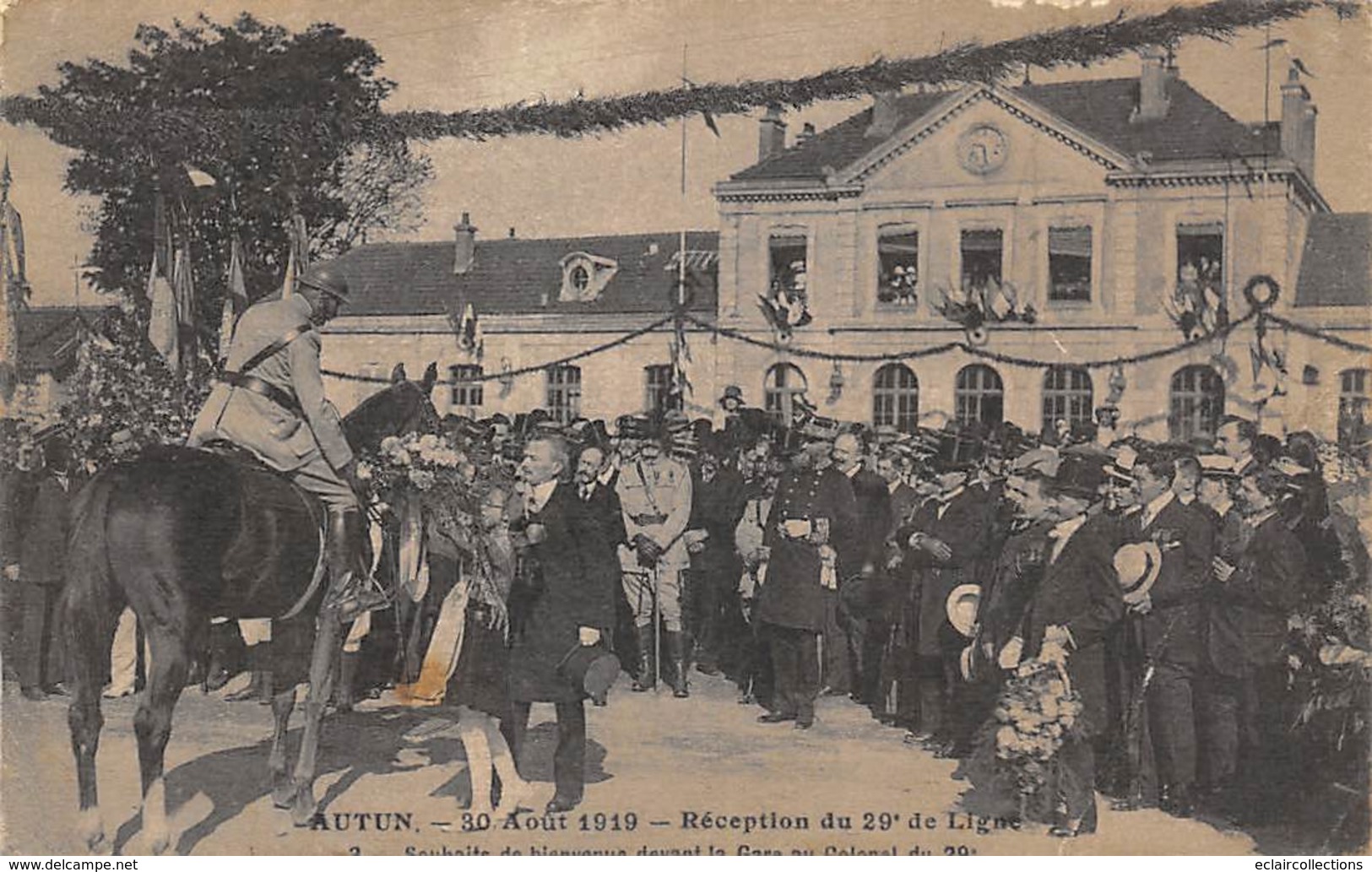 Autun        71       Réception Du 29 ème De Ligne . Militaires         (voir Scan) - Autun