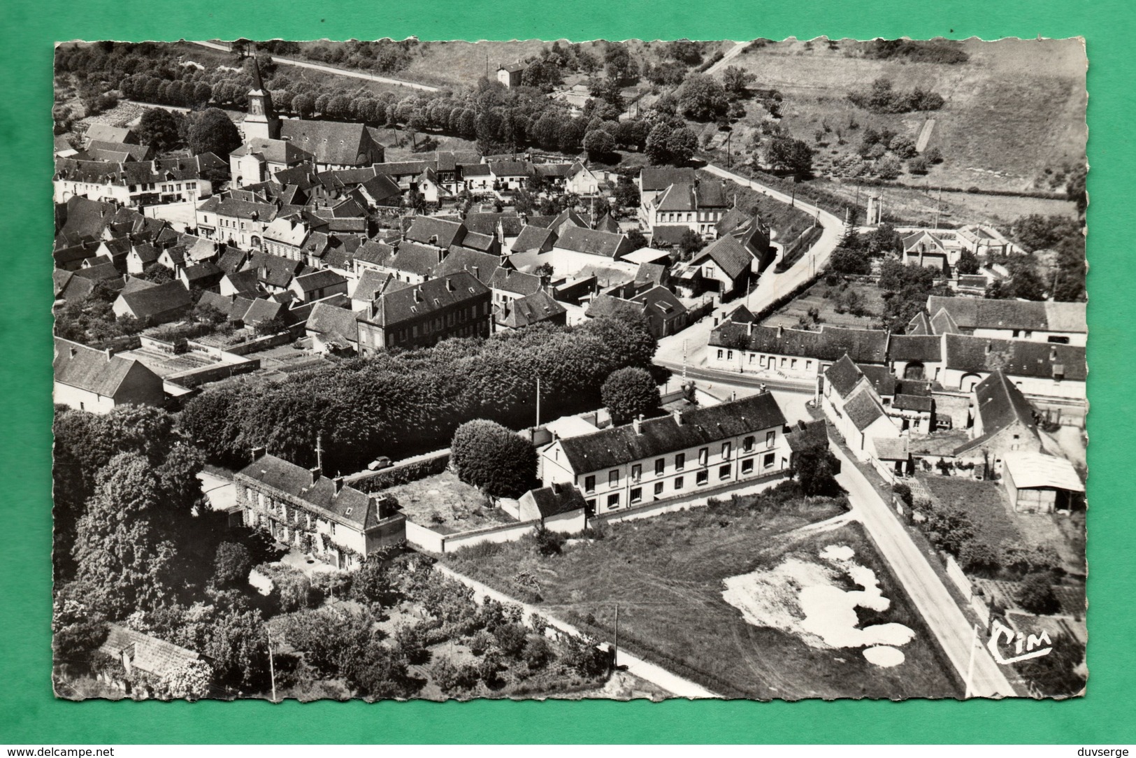 89 Yonne Cerisiers Ecole Vue Aereienne  (format 9cm X 14cm) - Cerisiers
