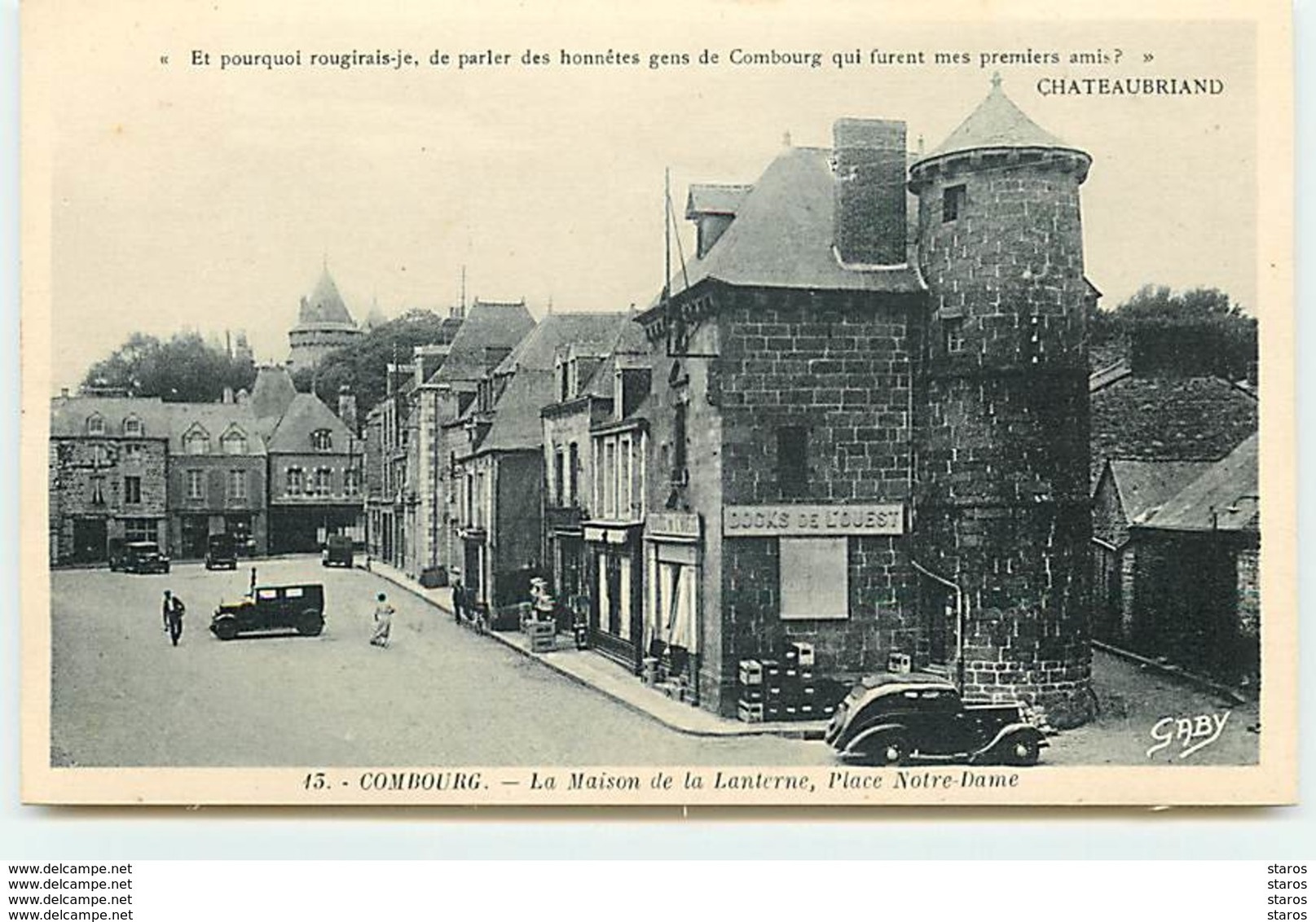 COMBOURG - La Maison De La Lanterne - Place Notre-Dame - Combourg